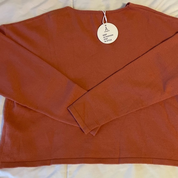 Women tops - Picture 4 of 10